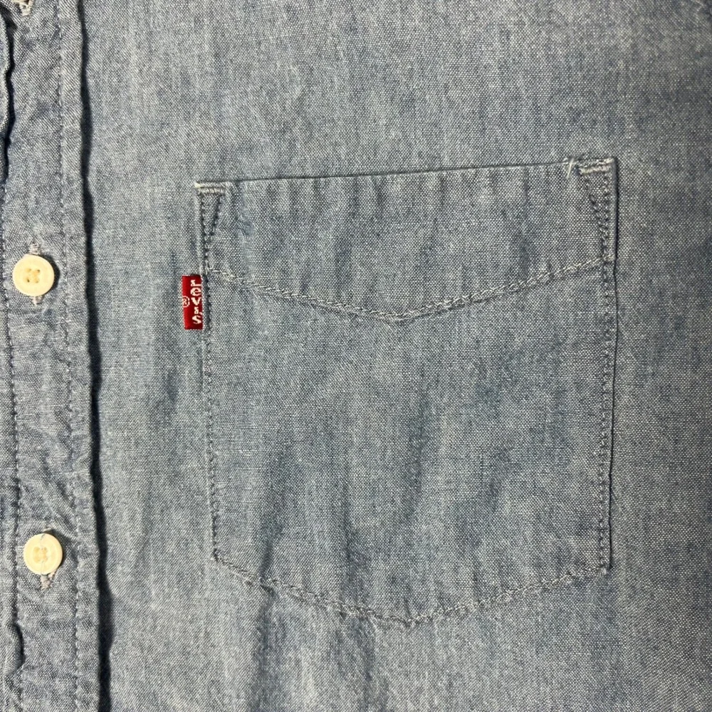Levis Mens Chambray Shirt Short Sleeve Blue Llama Skateboard Globe Small
